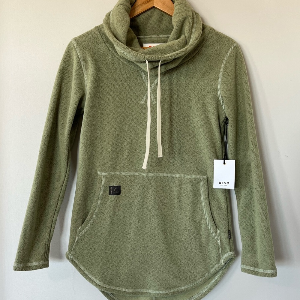 Deso Women's Green Fleece Sweater NWT